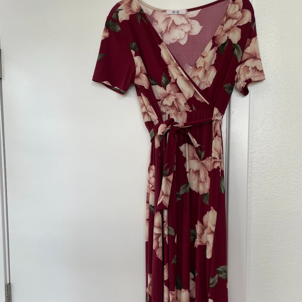 Lux & Co Floral Jersey Knit Wrap Maxi Dress in Burgundy, V-Neck, Short Sleeve, S